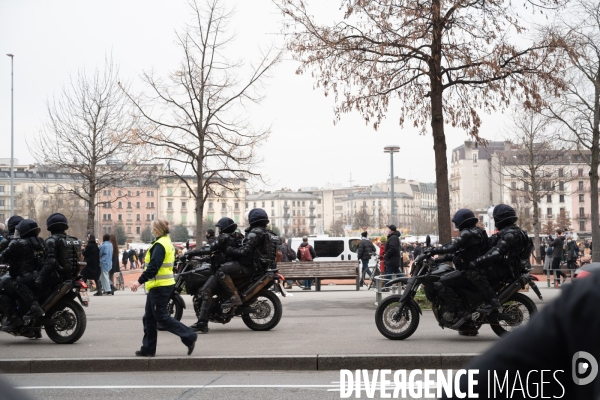 Genève - Manifestation - Pour une sortie de crise solidaire, sociale, culturelle, féministe et écologique