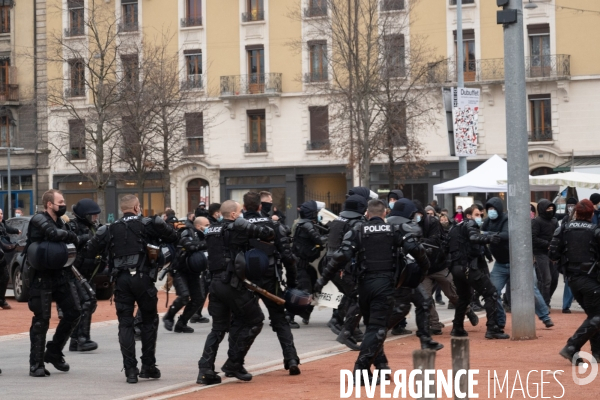 Genève - Manifestation - Pour une sortie de crise solidaire, sociale, culturelle, féministe et écologique