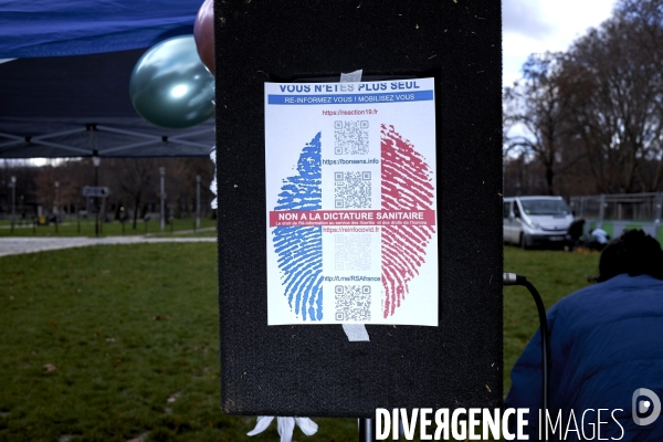 Manifestation contre le masque à l école