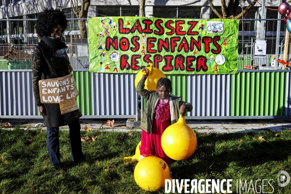 Manifestation contre le masque à l école