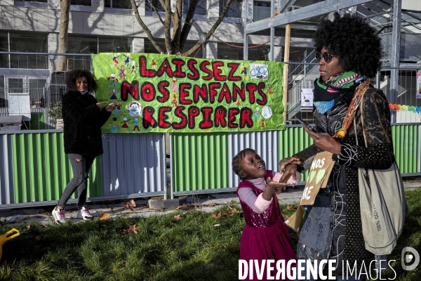 Manifestation contre le masque à l école