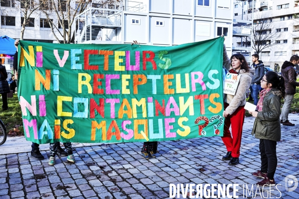 Manifestation contre le masque à l école