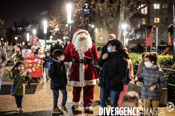 Tournée du Père Noël en Banlieue