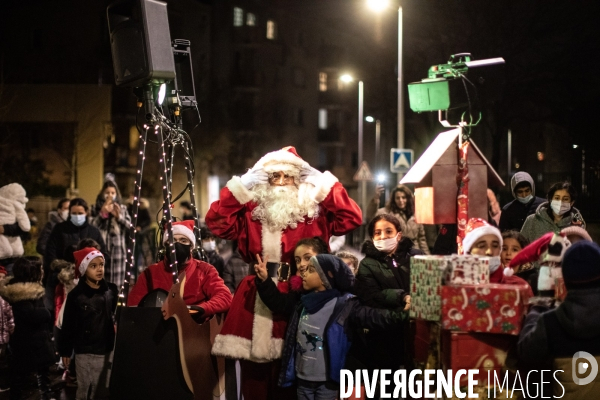 Tournée du Père Noël en Banlieue