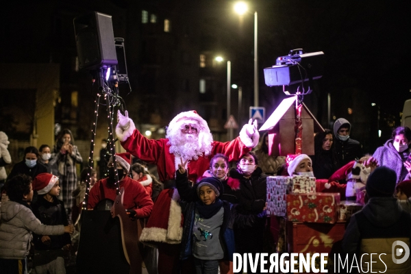 Tournée du Père Noël en Banlieue