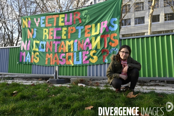 Enfants : Regroupement contre le masque à l école.