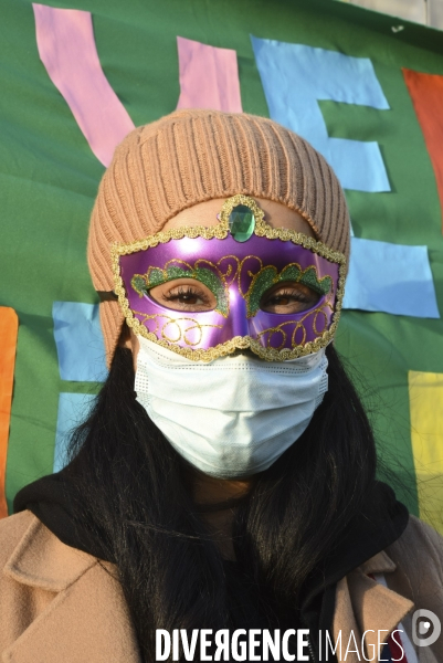 Enfants : Regroupement contre le masque à l école.