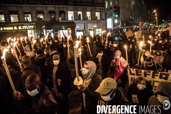 Manifestation de sans-papiers pour réclamer leur régularisation 18122020