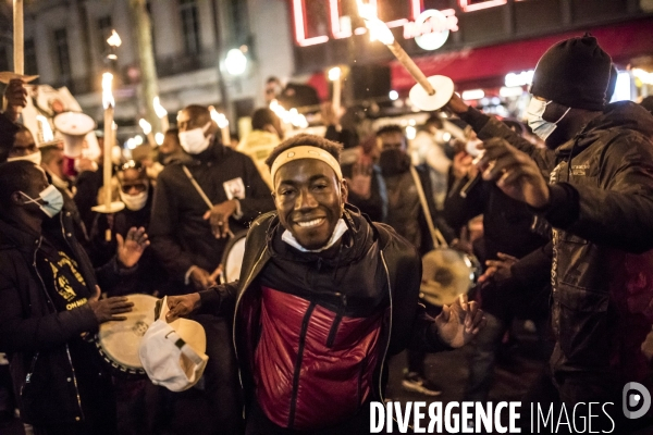 Manifestation de sans-papiers pour réclamer leur régularisation 18122020