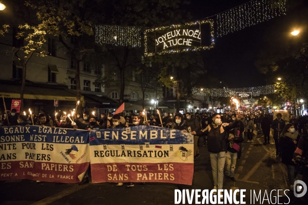 Manifestation de sans-papiers pour réclamer leur régularisation 18122020