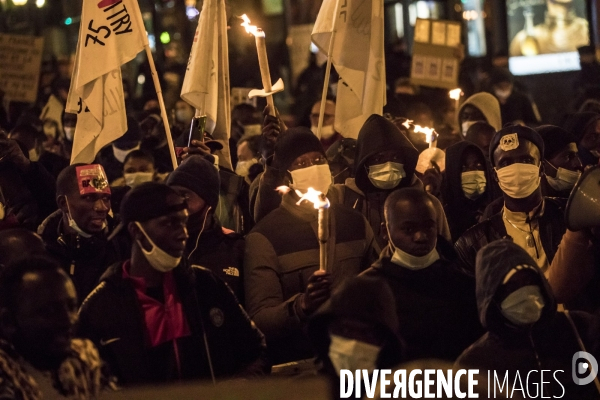 Manifestation de sans-papiers pour réclamer leur régularisation 18122020