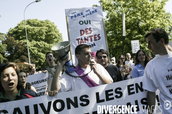 Manifestation contre le premier mariage gay en France