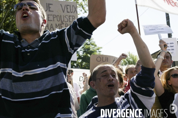 Manifestation contre le premier mariage gay en France