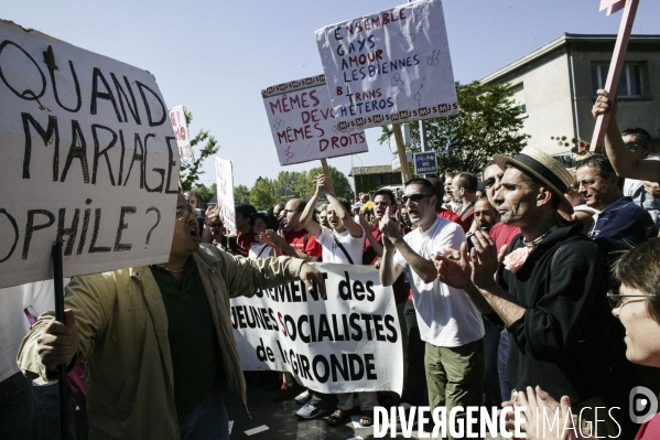 Manifestation contre le premier mariage gay en France