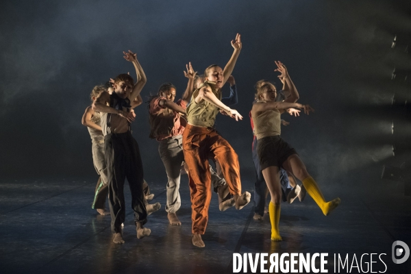 Political mother unplugged de hofesh shechter