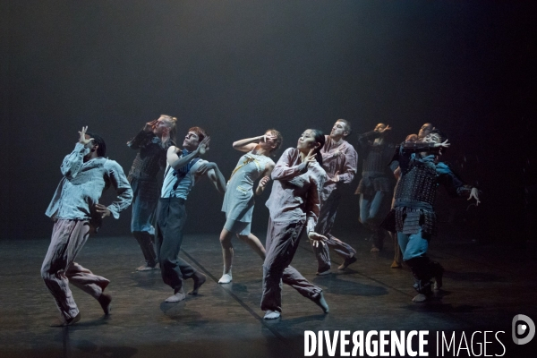 Political mother unplugged de hofesh shechter