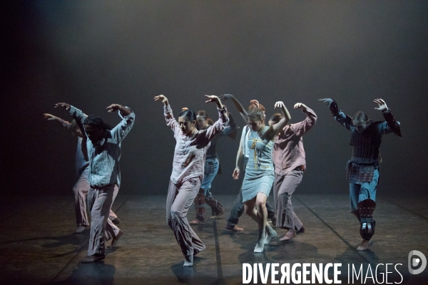 Political mother unplugged de hofesh shechter