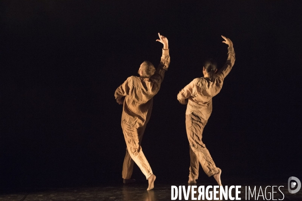 Political mother unplugged de hofesh shechter