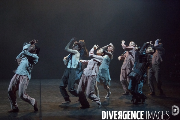 Political mother unplugged de hofesh shechter