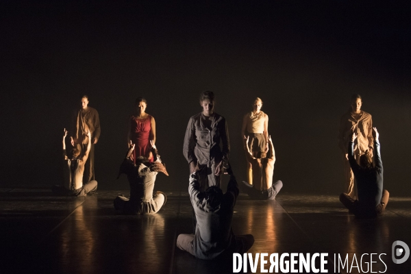 Political mother unplugged de hofesh shechter