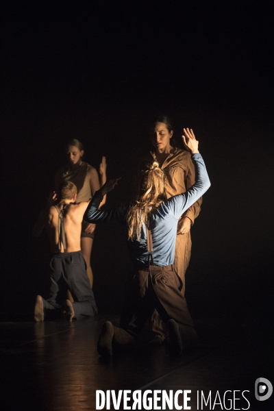 Political mother unplugged de hofesh shechter