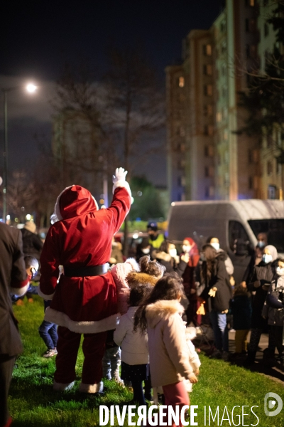 Tournée du Père Noël en Banlieue