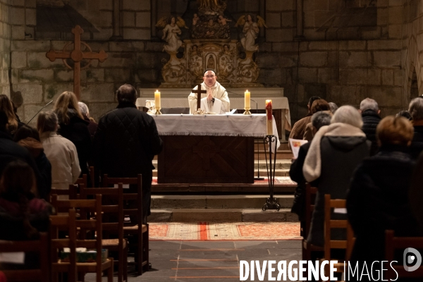 Messe de Noël à l Abbaye d Aubazine.