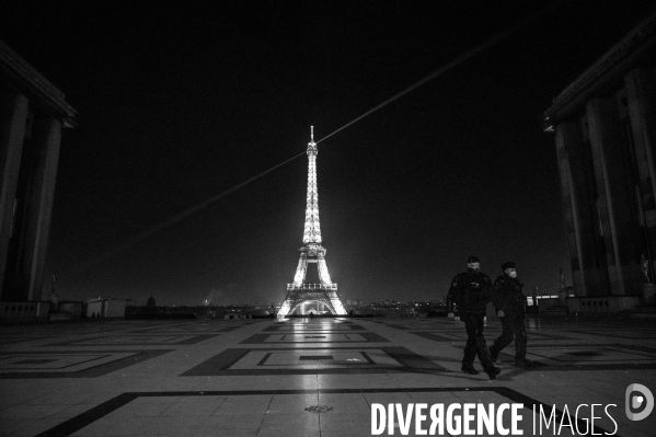 Couvre-feu à Paris pendant la nuit du 1er de l an.