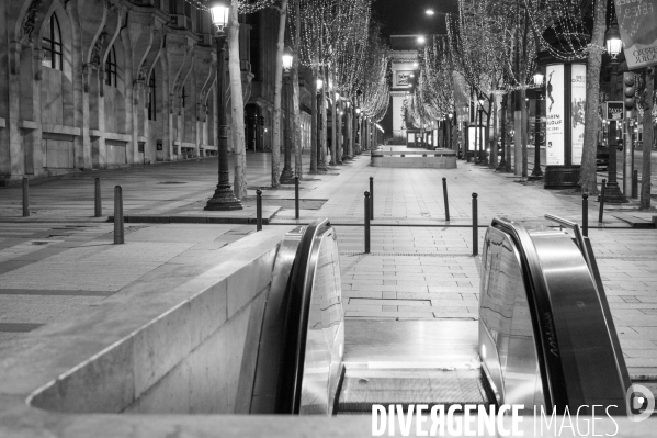 Couvre-feu à Paris pendant la nuit du 1er de l an.