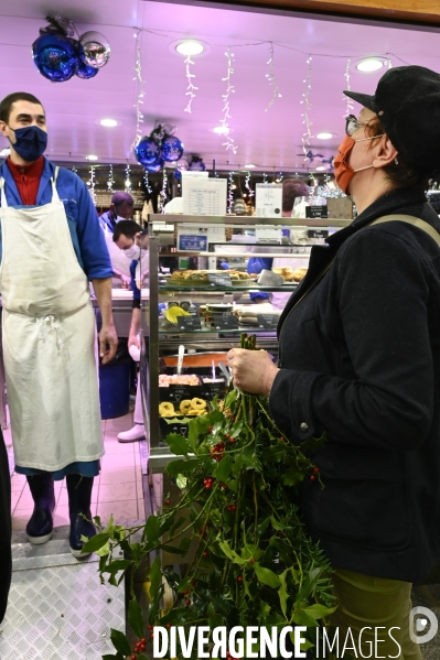 Marché de Noel à Paris. Covid-19 Coronavirus.