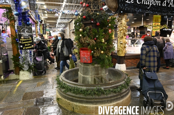 Marché de Noel à Paris. Covid-19 Coronavirus.