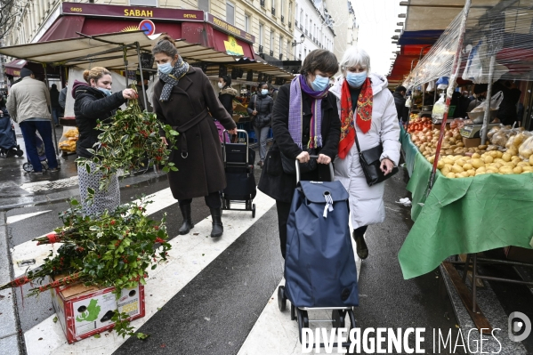 Marché de Noel à Paris. Covid-19 Coronavirus.