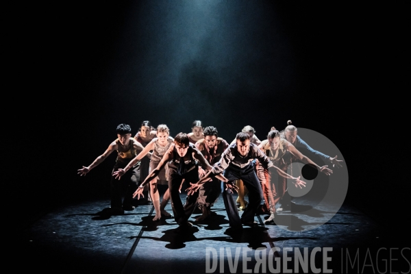 Political Mother Unplugged /  Hofesh Shechter