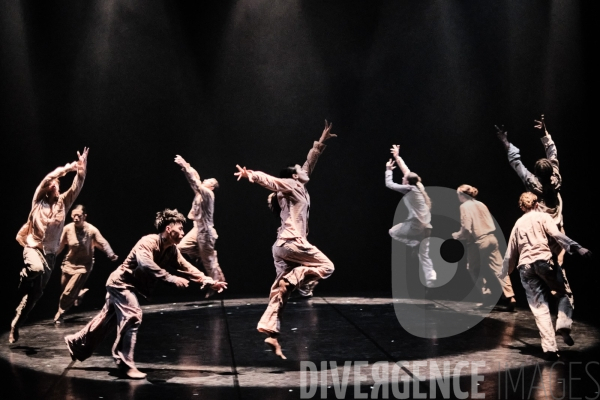 Political Mother Unplugged /  Hofesh Shechter