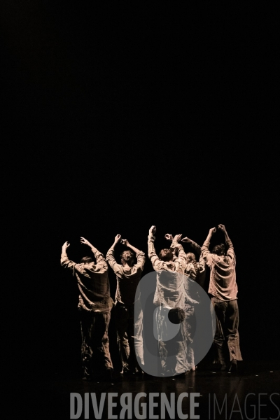 Political Mother Unplugged /  Hofesh Shechter