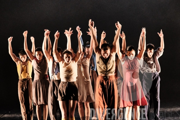 Political Mother Unplugged /  Hofesh Shechter