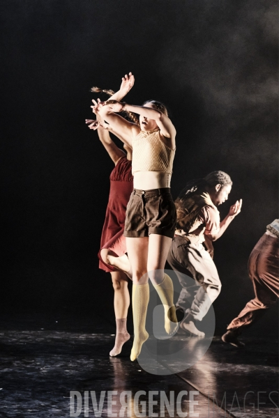 Political Mother Unplugged /  Hofesh Shechter