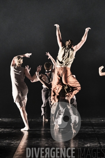 Political Mother Unplugged /  Hofesh Shechter