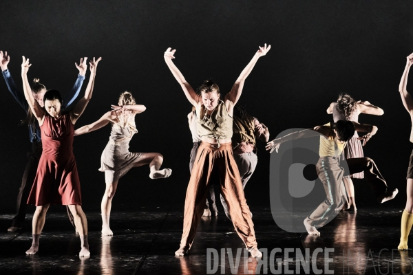 Political Mother Unplugged /  Hofesh Shechter