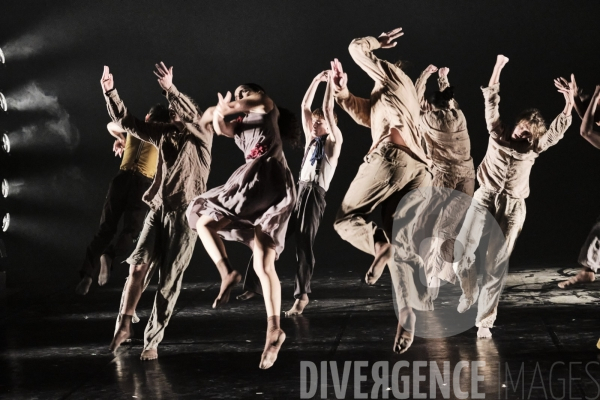 Political Mother Unplugged /  Hofesh Shechter