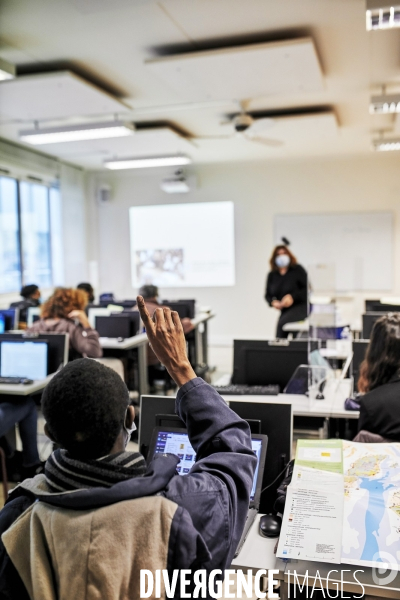 Etudiants en présentiel Paris 8