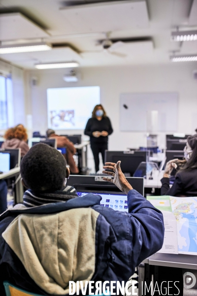 Etudiants en présentiel Paris 8