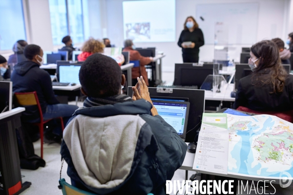 Etudiants en présentiel Paris 8
