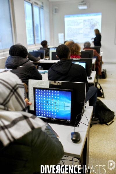 Etudiants en présentiel Paris 8