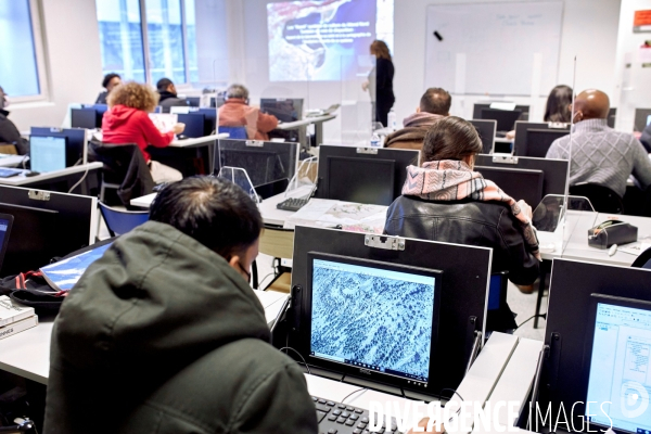 Etudiants en présentiel Paris 8