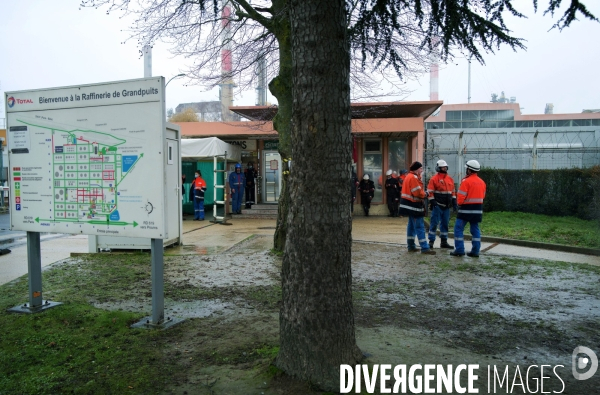 Grève des salariés de la Raffinerie Total de Grandpuits