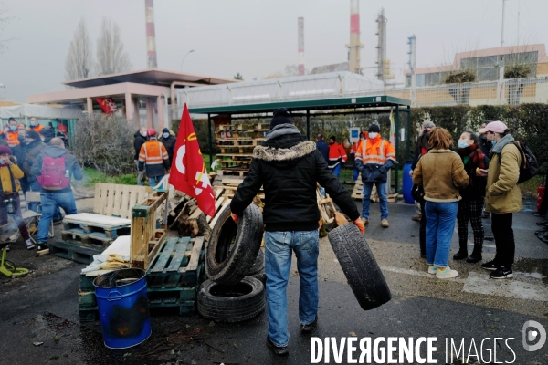 Grève des salariés de la Raffinerie Total de Grandpuits