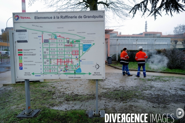 Grève des salariés de la Raffinerie Total de Grandpuits