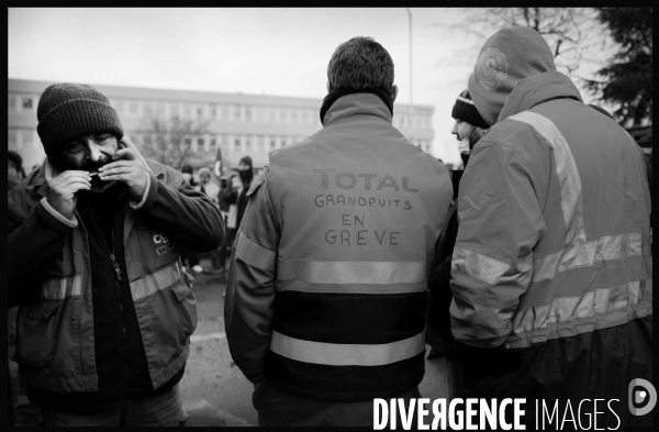Grève des salariés de la Raffinerie Total de Grandpuits