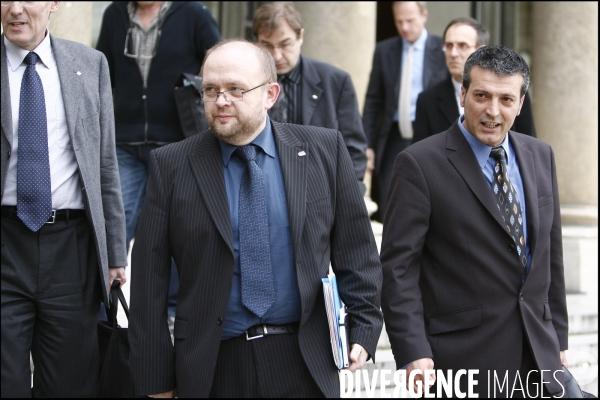 Nicolas sarkozy recoit les syndicats de l acierie de gandranges d arcelor-mittal.